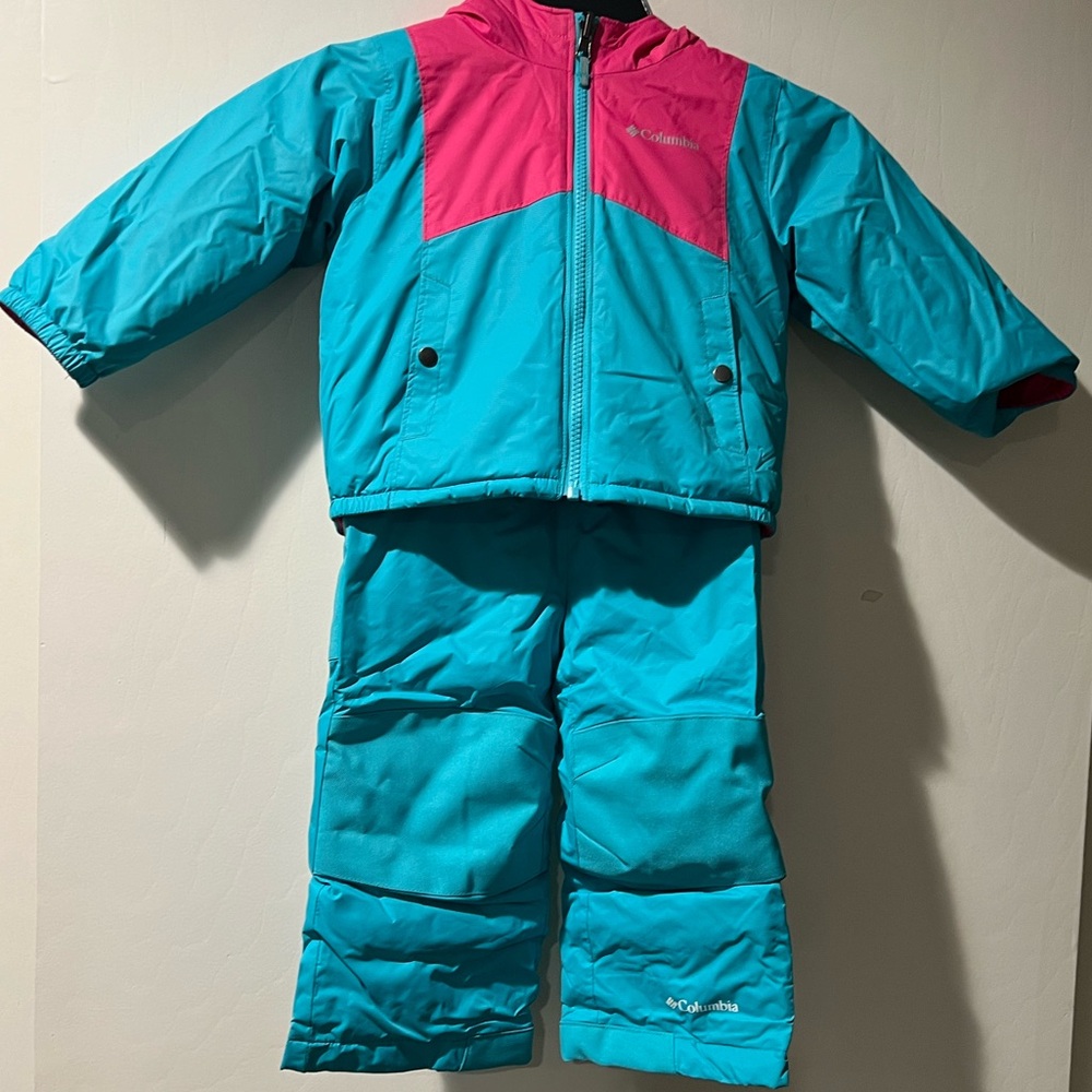 Columbia 2T reversible ski bib set worn once with hood